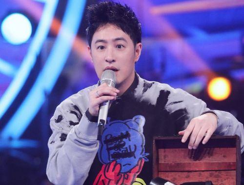 娱乐圈爆料男艺人的小说,揭秘男艺人背后的秘密 第2张 娱乐圈爆料男艺人的小说,揭秘男艺人背后的秘密 第2张